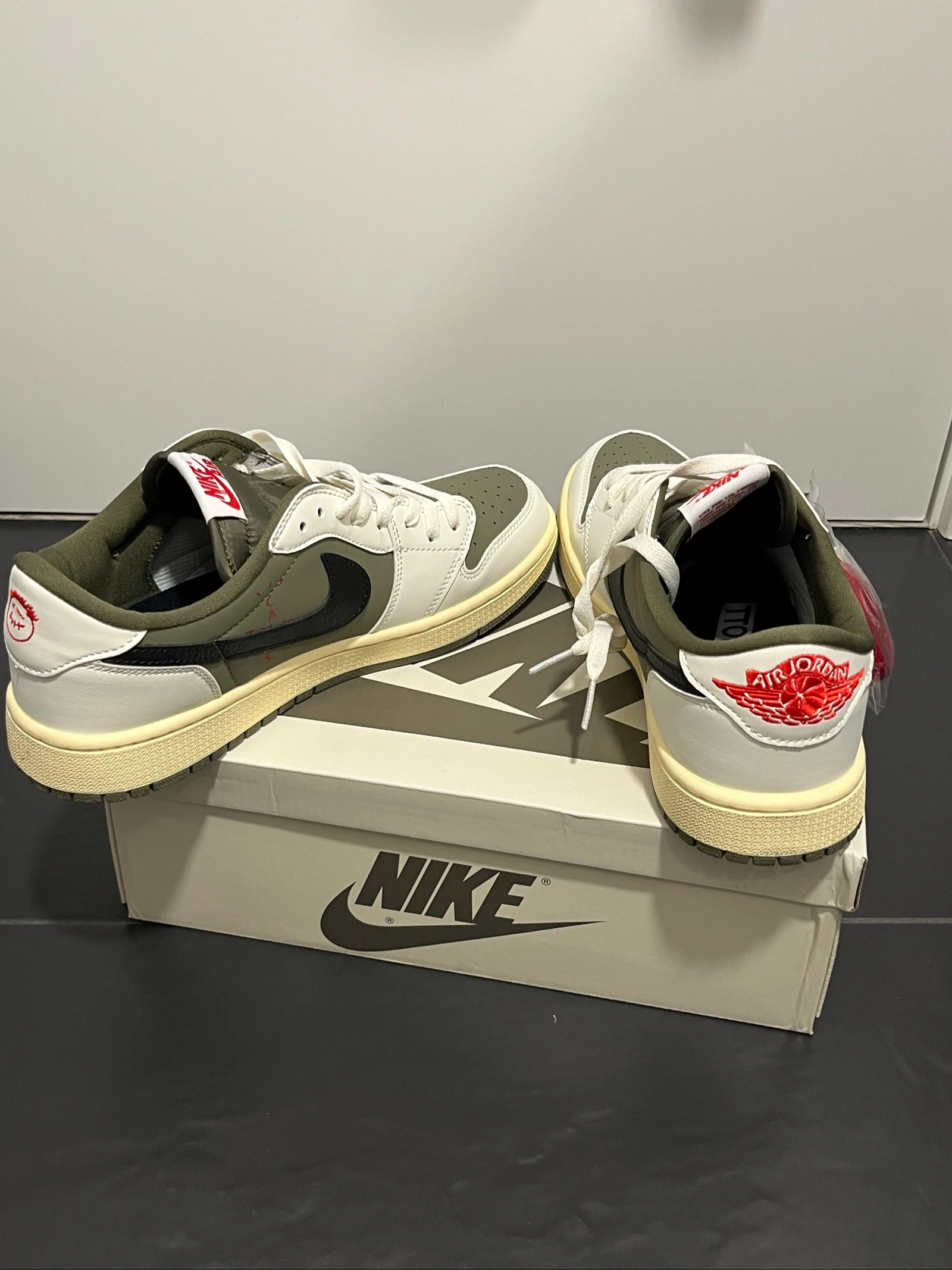 Travis Scott x Air Jordan 1 Low OG Olive – photo 5